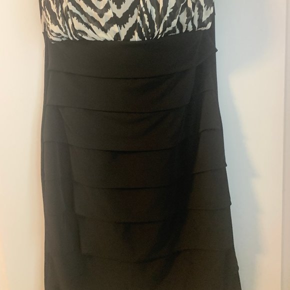 En Focus Studio Black Dress in Size 10 and Like New Condition - Picture 4 of 7